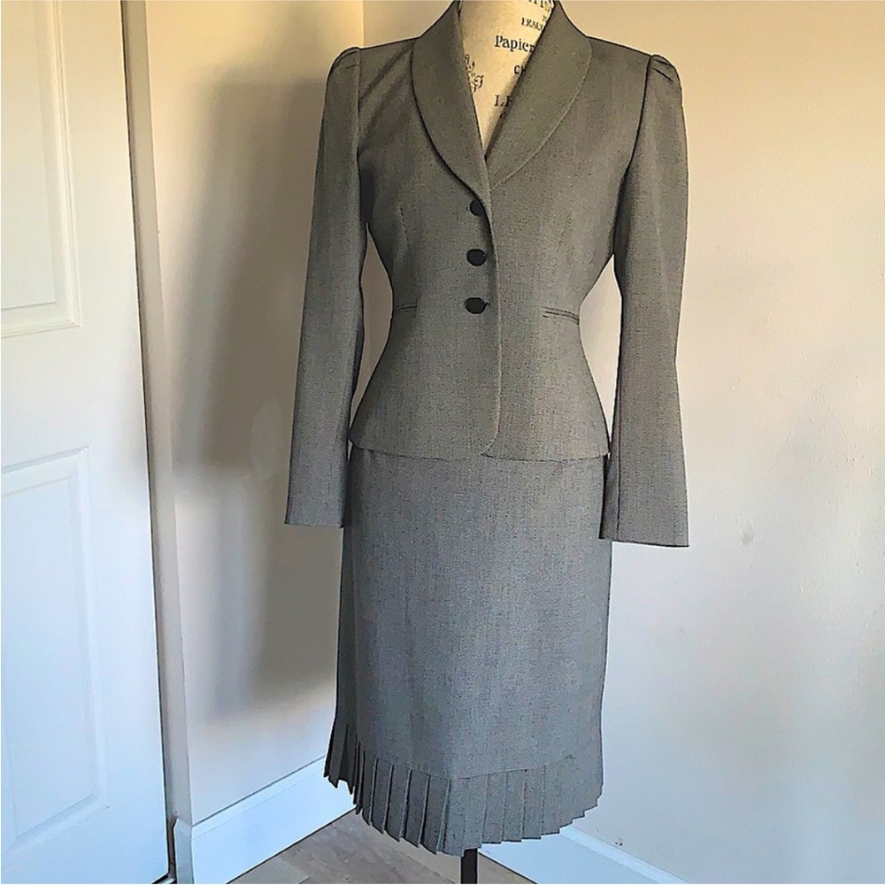 T Tahari Gray Blazer & Skirt Set